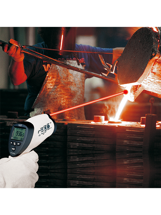 華盛昌DT-8818H專業(yè)中高溫型紅外線測溫儀圖片1