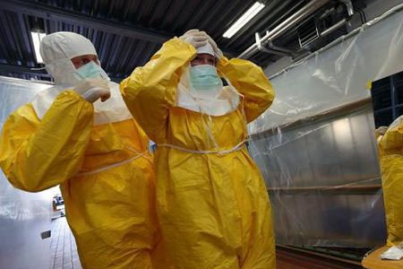 最好的埃博拉病毒防護(hù)服-杜邦C級防護(hù)服