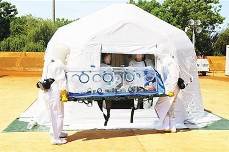 中國首套研發(fā)的埃博拉病毒防護裝備